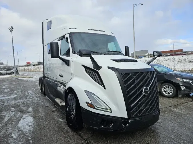 2025 VOLVO VNL64T860