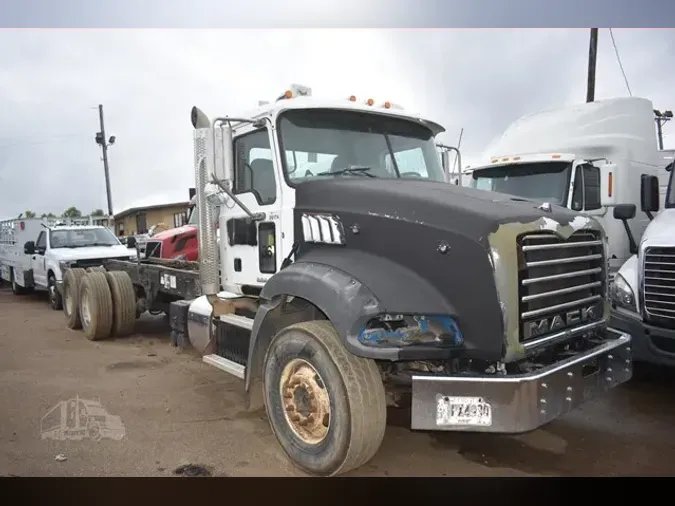 2012 MACK GRANITE GU813