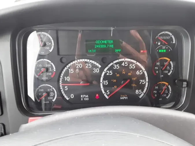 2017 FREIGHTLINER/MERCEDES M2 106