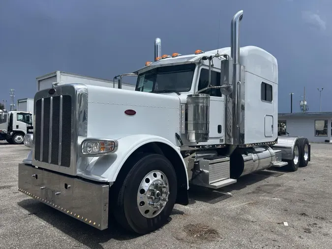2023 Peterbilt 389