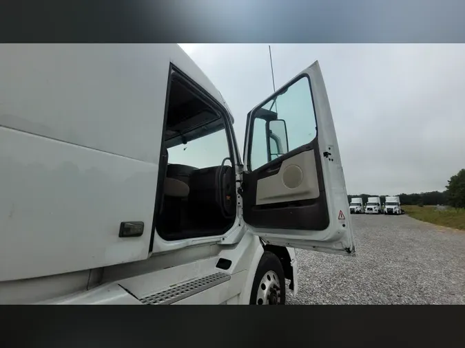 2018 Volvo VNL 740