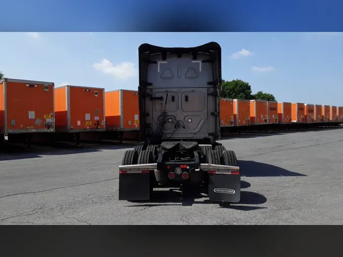 2025 Freightliner Cascadia 126