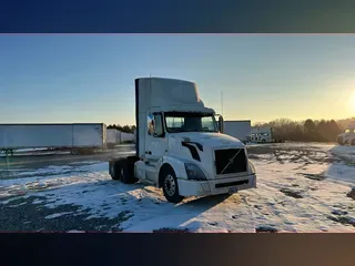 2018 Volvo VNL300