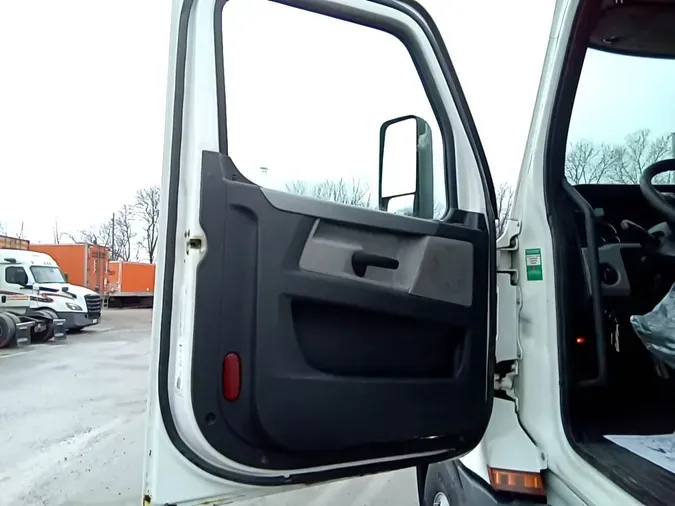 2020 Freightliner Cascadia 126fc656bfa10e948269c9886effa12c541