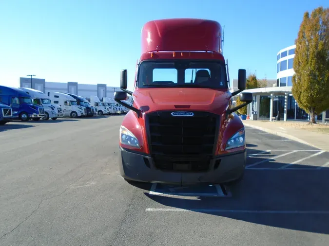 2021 FREIGHTLINER CASCADIA 126