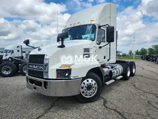 2019 MACK AN64T