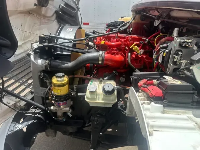 2019 FREIGHTLINER M2 106