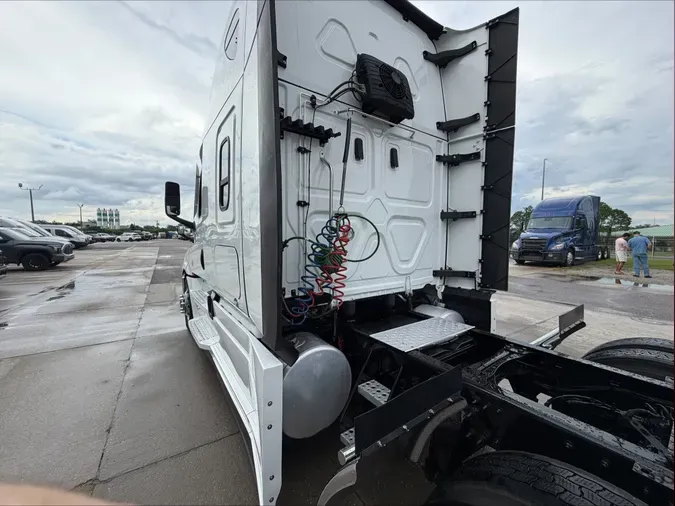 2024 Freightliner Cascadia 126fc6b8d1340c6b5c89c423b6446639a7f