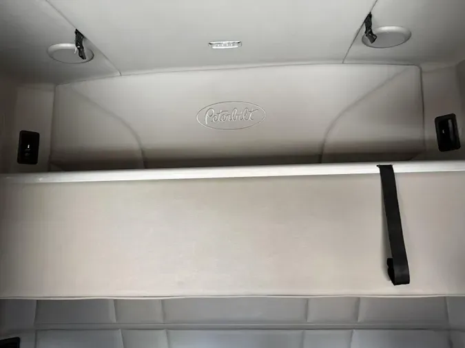 2021 Peterbilt 579