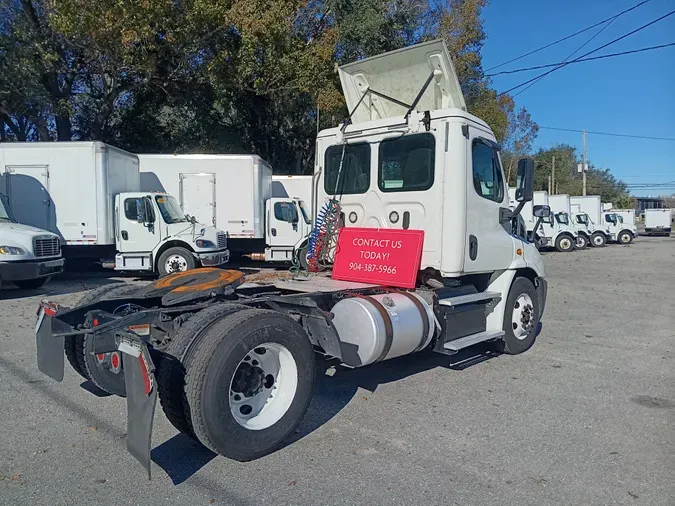 2018 FREIGHTLINER/MERCEDES CASCADIA 113