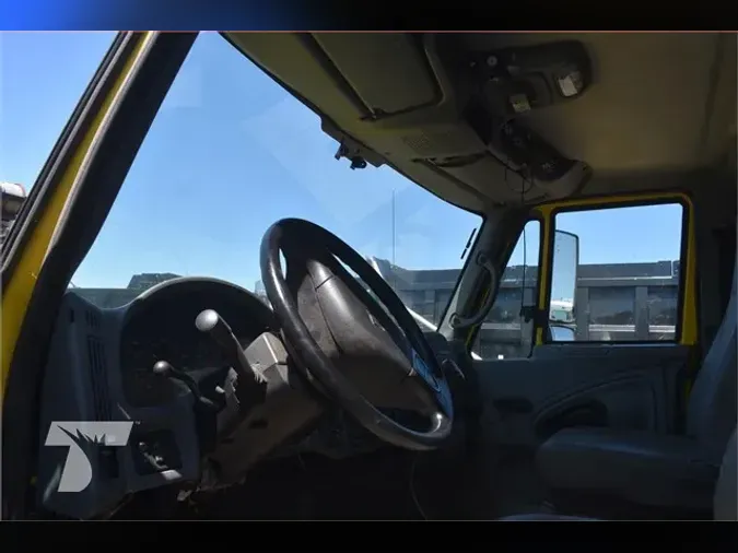 2003 INTERNATIONAL DURASTAR 4400