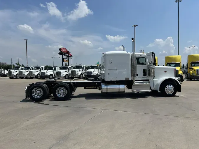 2023 Peterbilt 389