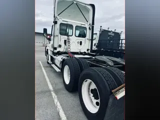 2017 FREIGHTLINER/MERCEDES CASCADIA 125