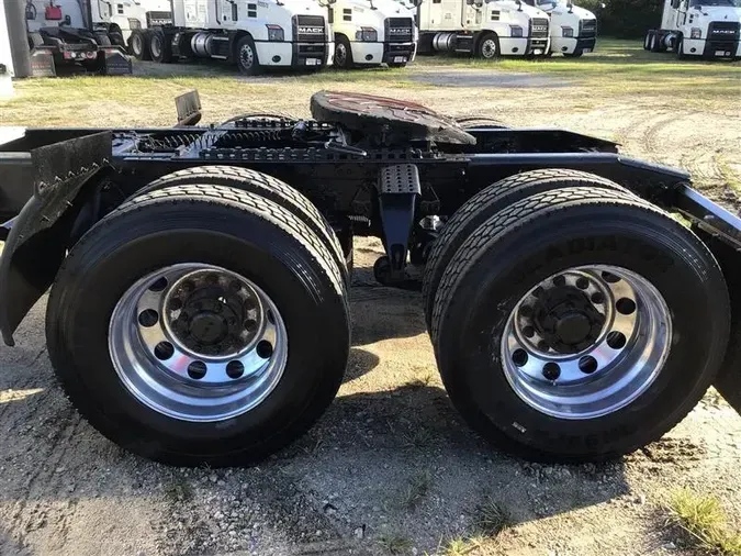 2020 INTERNATIONAL LT