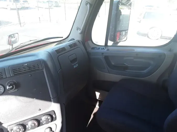 2018 FREIGHTLINER CASCADIA 113
