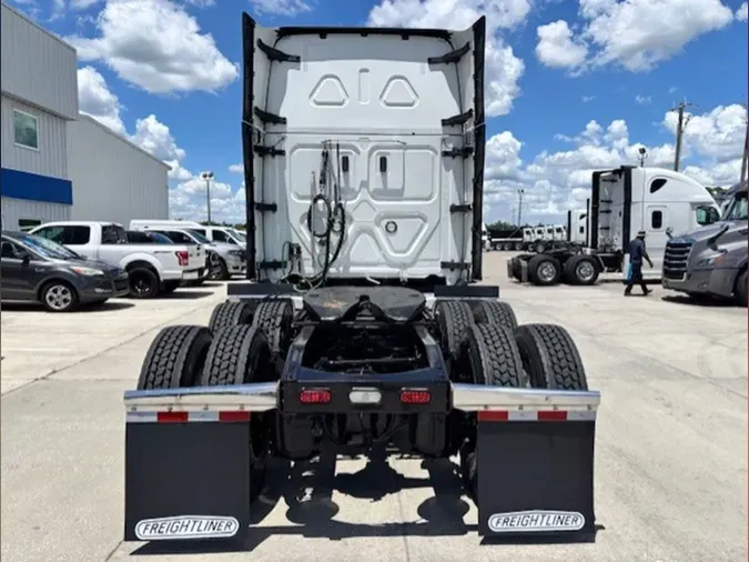 2023 Freightliner Cascadia 126