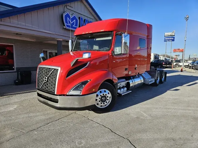 2021 VOLVO VNL64T740