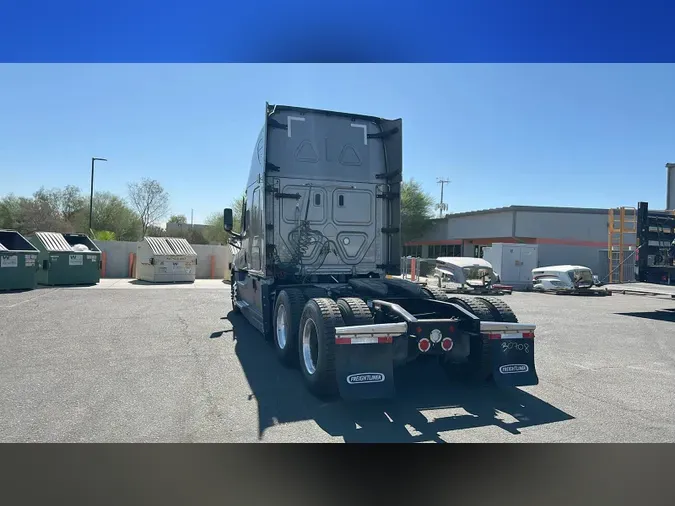 2024 Freightliner Cascadia 126