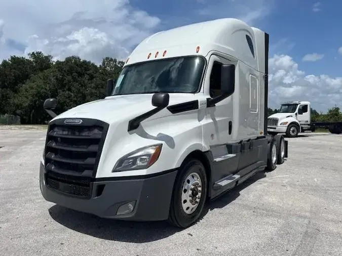 2020 Freightliner Cascadia