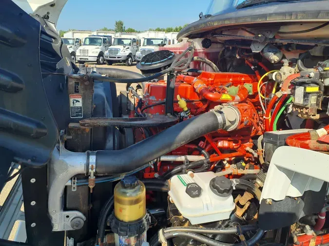 2016 FREIGHTLINER M2 106