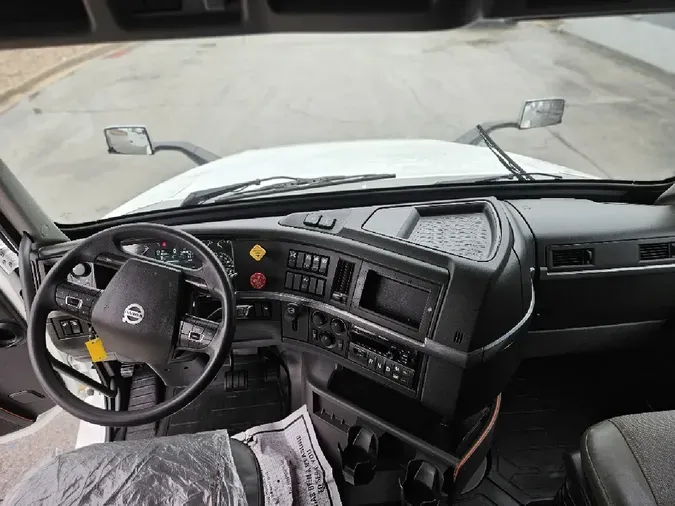 2021 VOLVO VNL760
