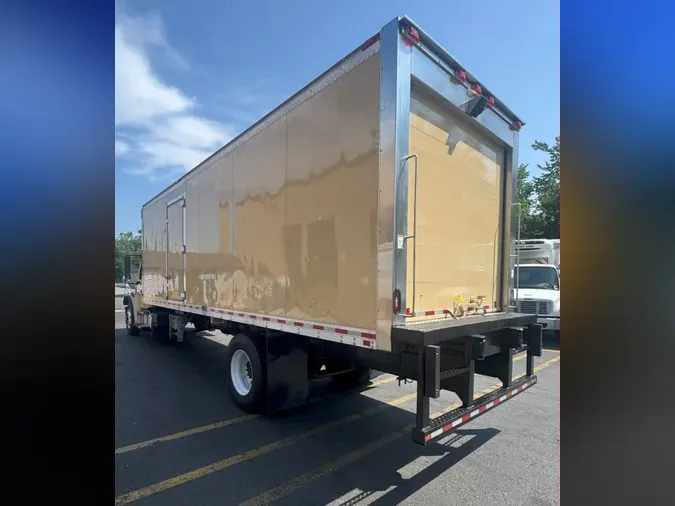 2019 FREIGHTLINER M2 106
