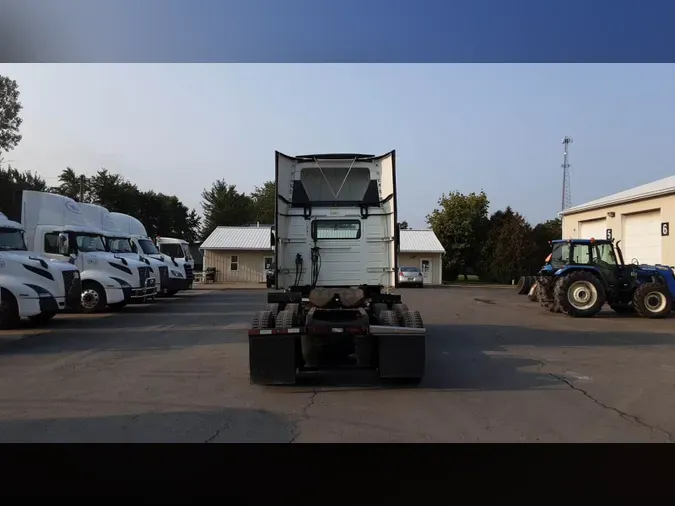 2018 Volvo VNL300fc88cdea69cdcefc14638944838cc577