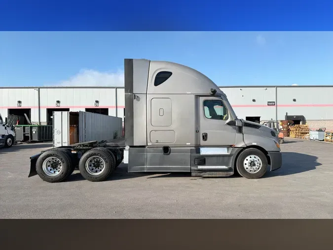 2023 Freightliner Cascadia 126