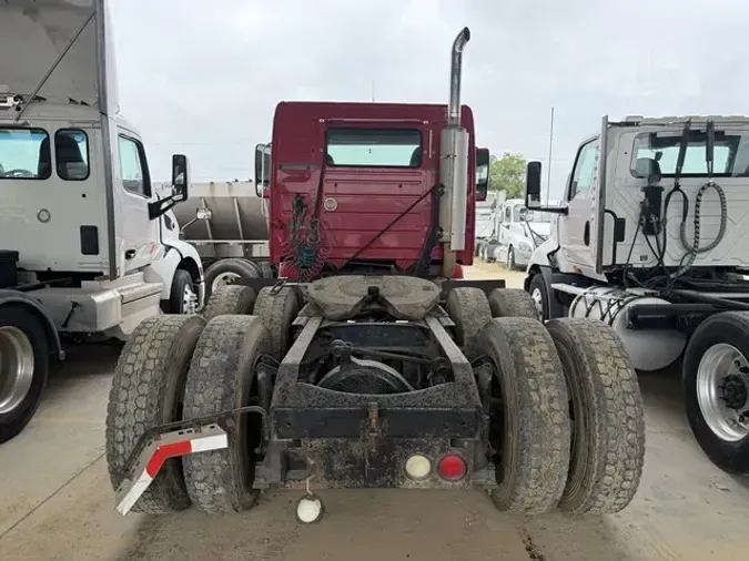 2006 VOLVO VNM64T200fc904fd12f91b2e18840261905470865