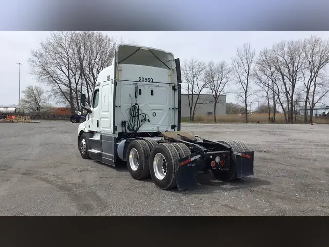 2021 Freightliner Cascadia 126