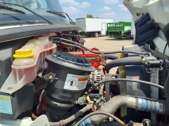2020 FREIGHTLINER M2 106