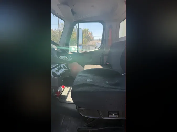 2018 FREIGHTLINER/MERCEDES M2 106fc994e1f3bb25af6b46b1fb6ab5718ef