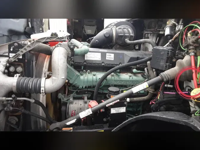 2019 Volvo VNL300