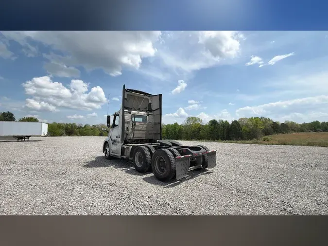 2020 Volvo VNL300