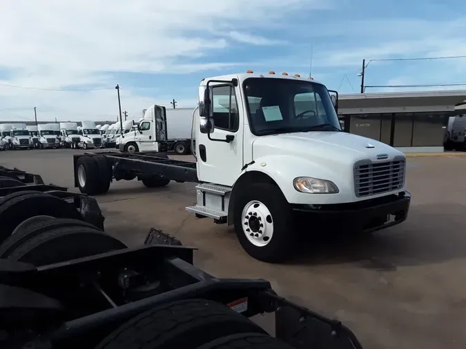 2018 FREIGHTLINER/MERCEDES M2 106
