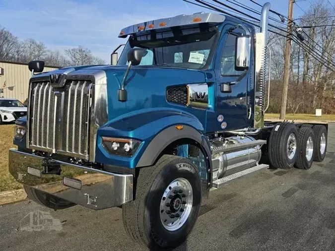 2025 WESTERN STAR 49X