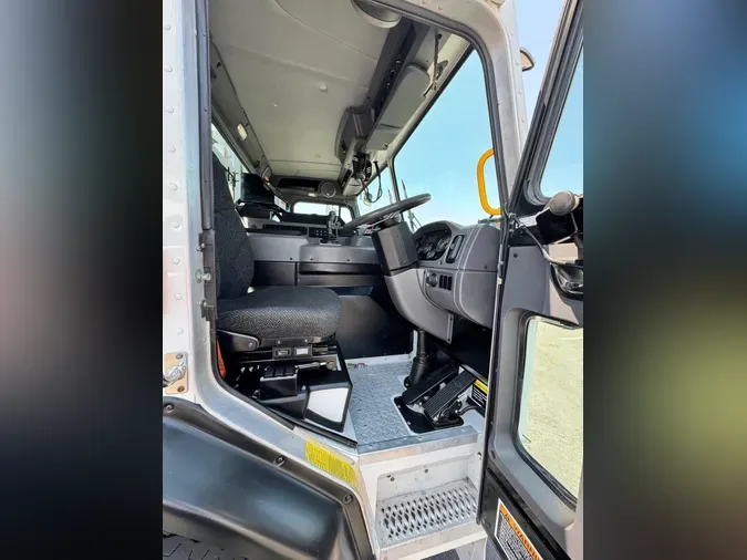 2022 Peterbilt 520
