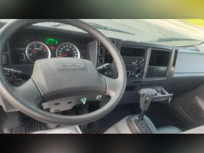 2020 ISUZU NPR-XD