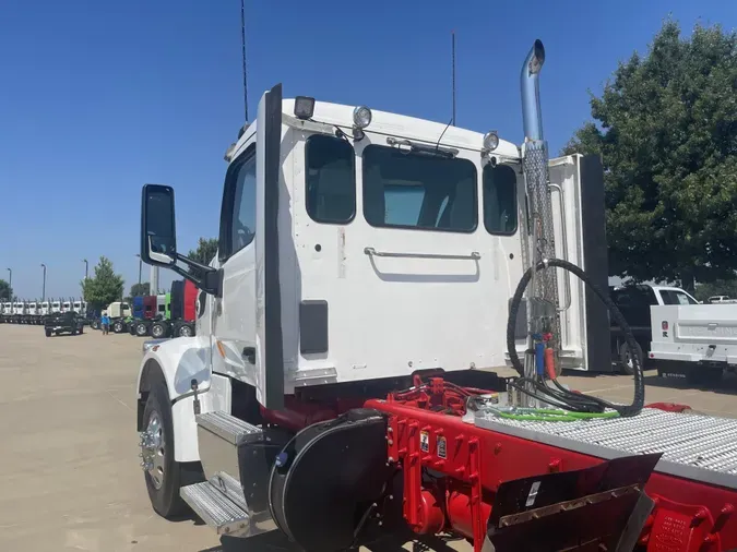 2022 Peterbilt 567