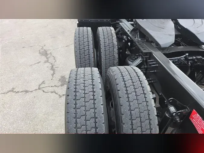 2022 VOLVO VNL64T860