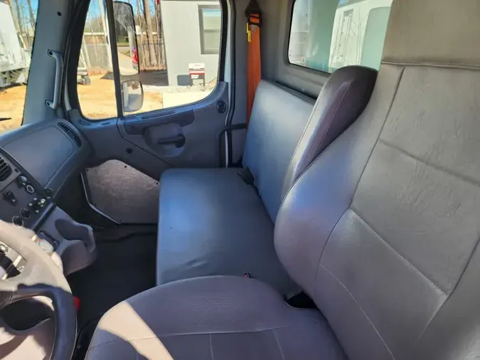 2020 FREIGHTLINER/MERCEDES M2 106