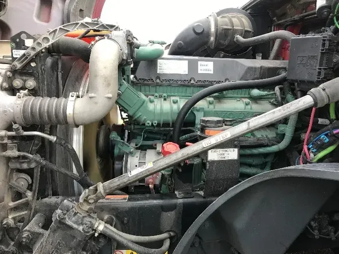 2019 VOLVO VNL64860