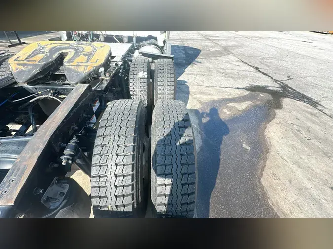 2021 Freightliner Cascadia 126