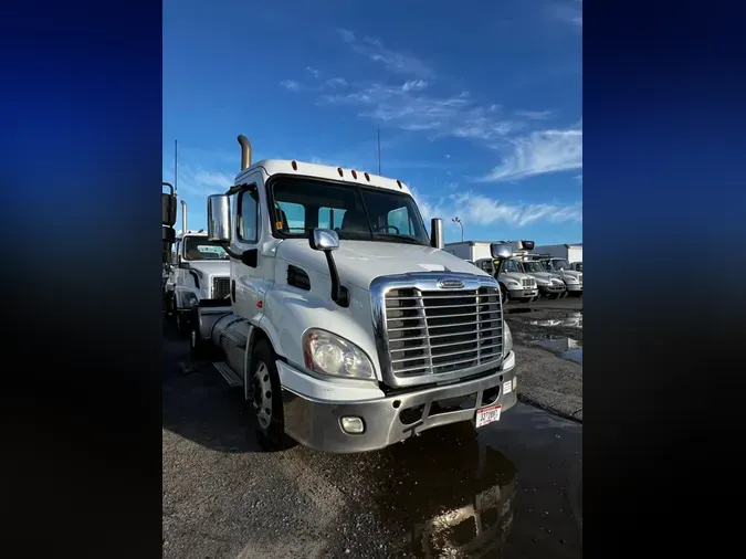 2018 FREIGHTLINER/MERCEDES CASCADIA 113