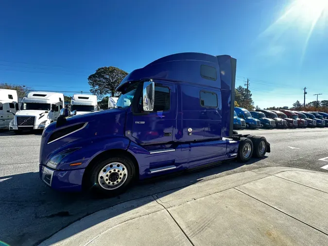 2022 Volvo VNL64T860