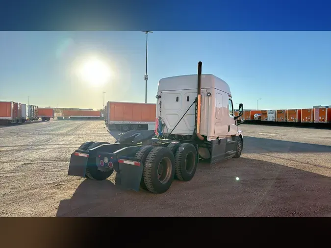 2020 Freightliner Cascadia