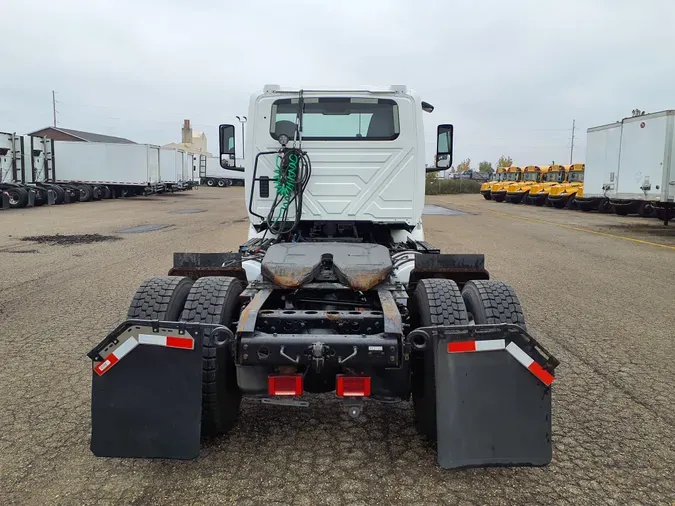 2019 NAVISTAR INTERNATIONAL RH613 DAYCAB S/A