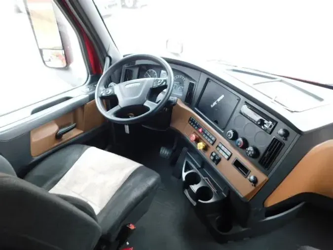 2020 Freightliner Cascadia