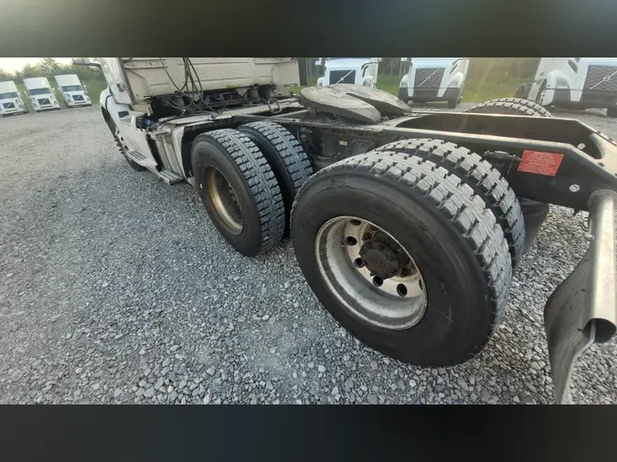 2019 Volvo VNL300