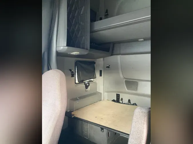 2020 NAVISTAR INTERNATIONAL LT625 SLPR CAB